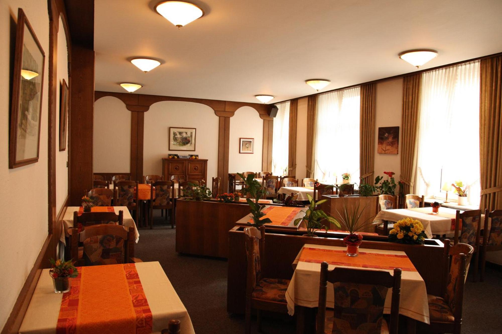 Ackfeld Hotel-Restaurant Бюрен Экстерьер фото